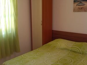 23931751-Ferienwohnung-6--300x225-5