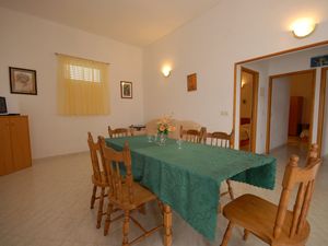 23931870-Ferienwohnung-6--300x225-2