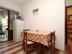 23925742-Ferienwohnung-5--300x225-1