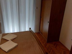 23925971-Ferienwohnung-4--300x225-5