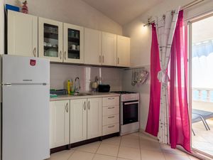 23926137-Ferienwohnung-4--300x225-4