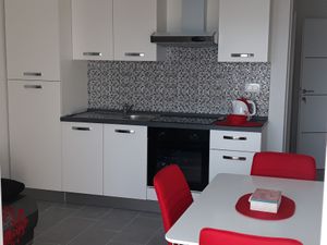 23926425-Ferienwohnung-4--300x225-4