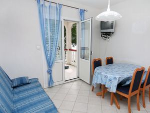 23926528-Ferienwohnung-4--300x225-1