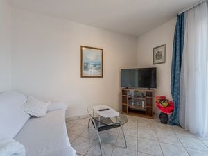 23926556-Ferienwohnung-5--300x225-1