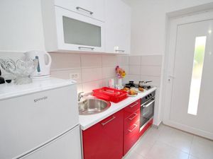 23928070-Ferienwohnung-3--300x225-3