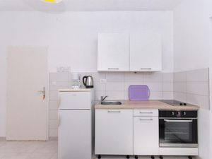 23928067-Ferienwohnung-3--300x225-2