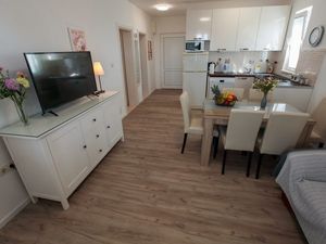 23935857-Ferienwohnung-6--300x225-2