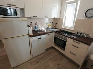 23935857-Ferienwohnung-6--300x225-4