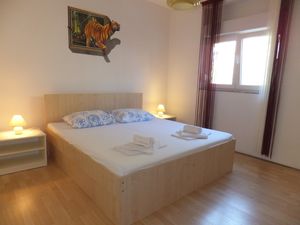 23928182-Ferienwohnung-2--300x225-4