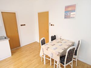 23928548-Ferienwohnung-4--300x225-2