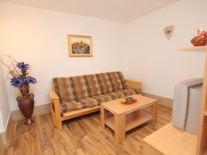 23928549-Ferienwohnung-4--300x225-1