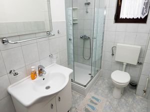 23928822-Ferienwohnung-2--300x225-5