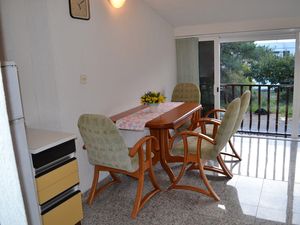 23933889-Ferienwohnung-3--300x225-1