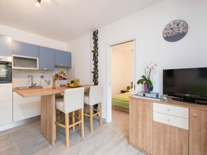 23929623-Ferienwohnung-4--300x225-5