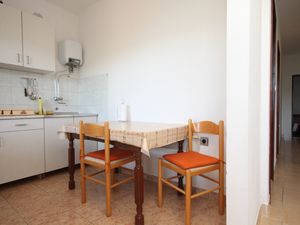 23930102-Ferienwohnung-5--300x225-1