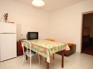 23930100-Ferienwohnung-3--300x225-2