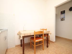 23930102-Ferienwohnung-5--300x225-2