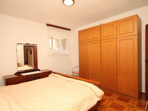 23930100-Ferienwohnung-3--300x225-5