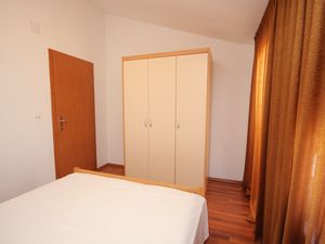 23936686-Ferienwohnung-4--300x225-5