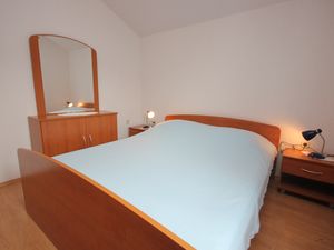 23930362-Ferienwohnung-4--300x225-5