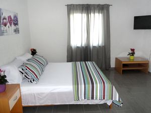 23930410-Ferienwohnung-4--300x225-2