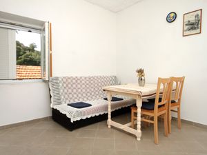 23930453-Ferienwohnung-4--300x225-1