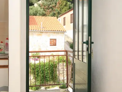 Ferienwohnung für 4 Personen (44 m²) in Tvrdni Dolac 1/10