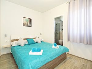 23930502-Ferienwohnung-3--300x225-4