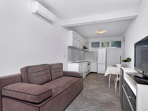 23931068-Ferienwohnung-8--300x225-3