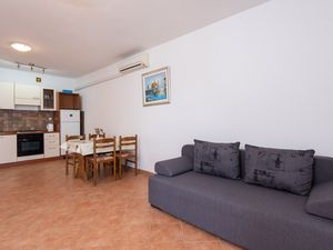 23931477-Ferienwohnung-4--300x225-2