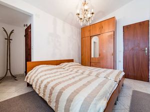 23932274-Ferienwohnung-4--300x225-4