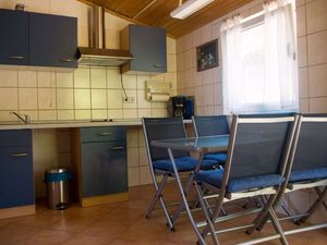 23932698-Ferienwohnung-3--300x225-1