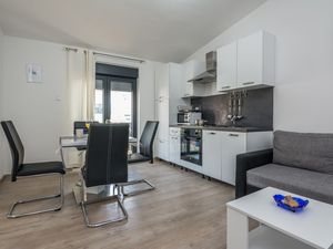 23934016-Ferienwohnung-5--300x225-4