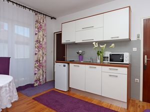 23934501-Ferienwohnung-4--300x225-5