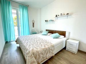 24014788-Ferienwohnung-6--300x225-5