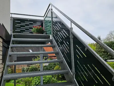Treppenaufgang zum Balkon und zum Eingang der Wohnung