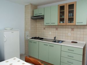 23926702-Ferienwohnung-4--300x225-3