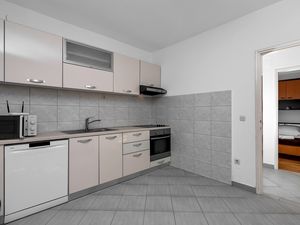 23928357-Ferienwohnung-7--300x225-2