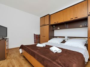 23928357-Ferienwohnung-7--300x225-3