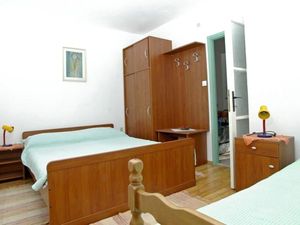 23932488-Ferienwohnung-4--300x225-4