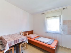 23934436-Ferienwohnung-4--300x225-1