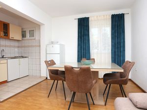 23934568-Ferienwohnung-4--300x225-3