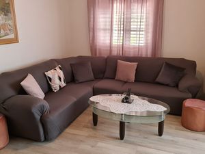 23934605-Ferienwohnung-8--300x225-1