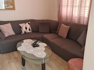 23934605-Ferienwohnung-8--300x225-2