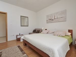 23934655-Ferienwohnung-5--300x225-4