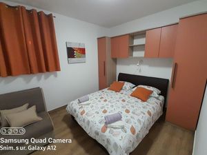 23934660-Ferienwohnung-5--300x225-3