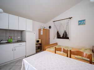 23934690-Ferienwohnung-4--300x225-2