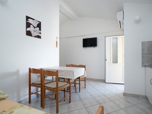 23934690-Ferienwohnung-4--300x225-3