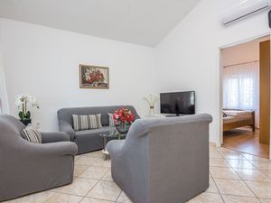 23934725-Ferienwohnung-4--300x225-1