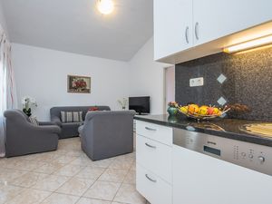 23934725-Ferienwohnung-4--300x225-5